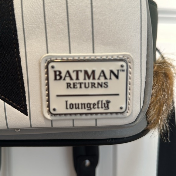 RARE Loungefly Batman Returns Penguin Mini Backpack (LE) NWT - Picture 2 of 9